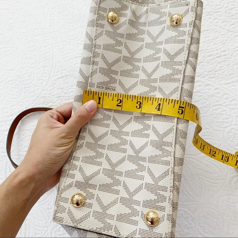 Michael Kors Hudson Satchel, Signature Logo Vanilla /‎ Acorn